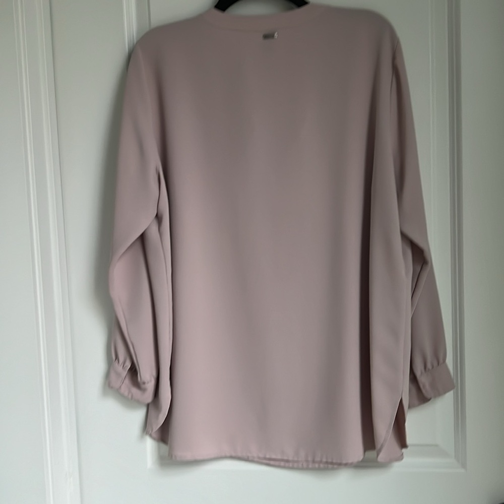Anne Klein mauve pink v-neck blouse size 1X - Picture 3 of 3